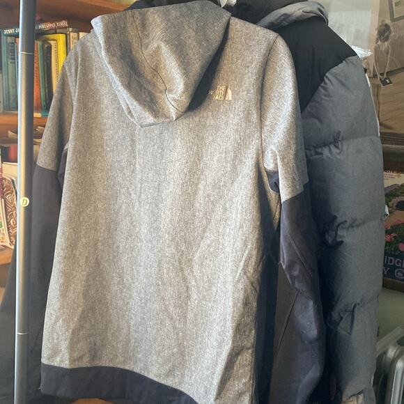 THE NORTH FACE Bomber jacket with attached hood - Picture 5 of 8